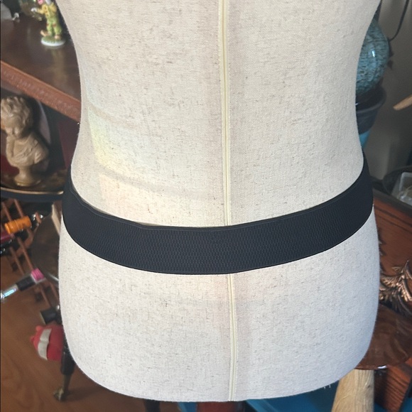 Houndstooth Bow Stretch Belt - Picture 4 of 10